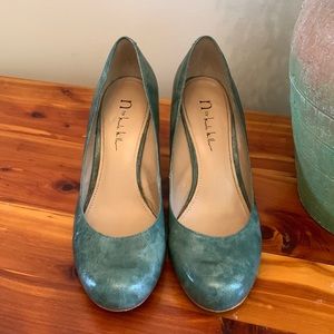 Nicole Miller size 8 Women’s Wedge Heels Teal color